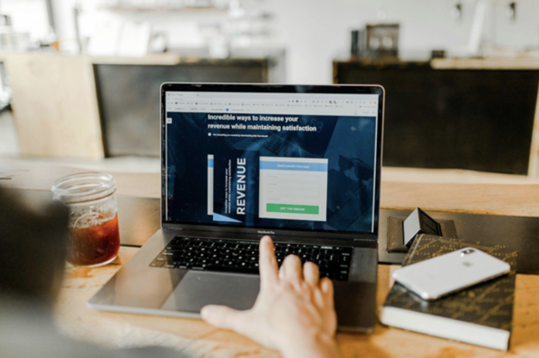 Reviewing Campaign Performance on a Marketing Dashboard