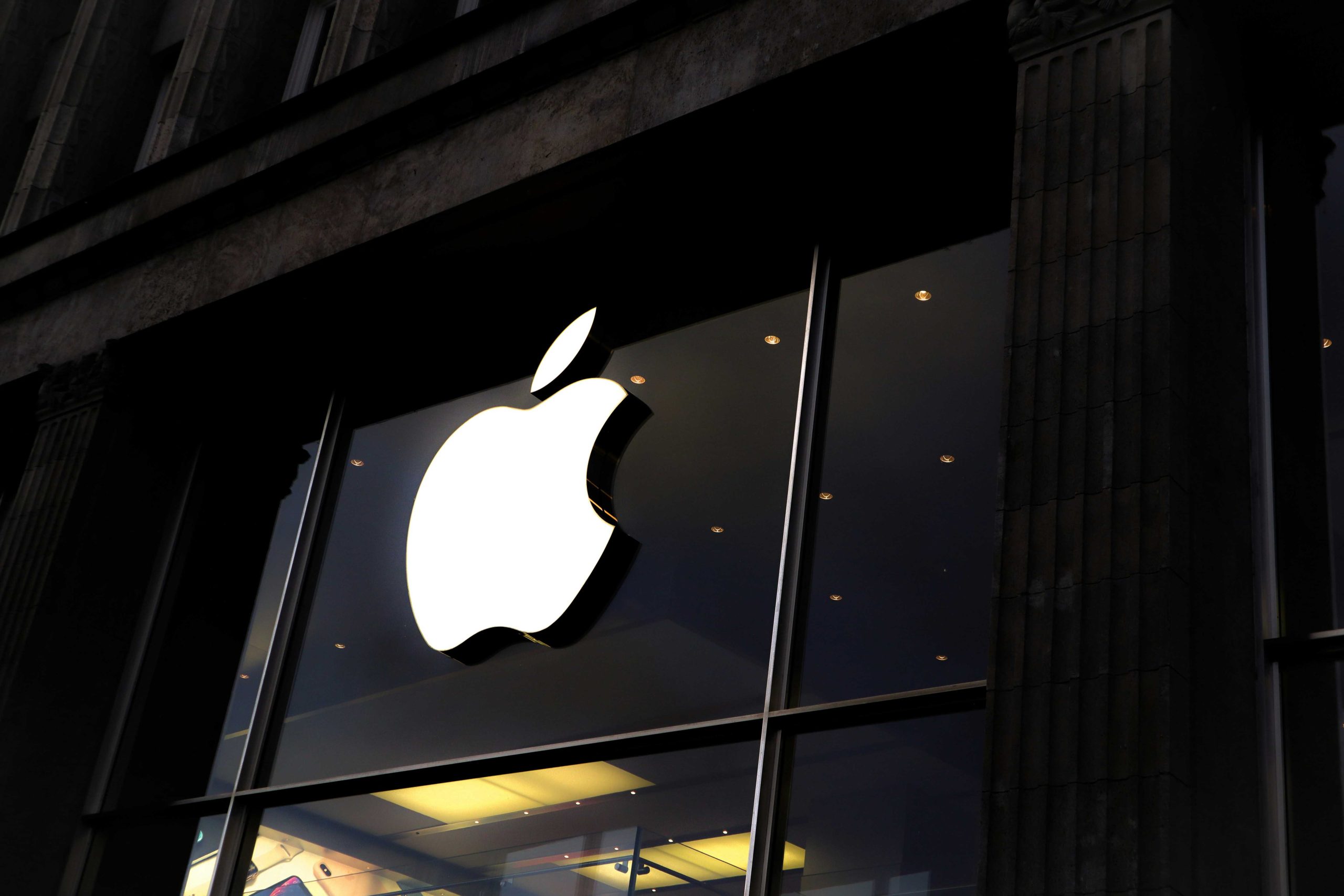 Apple Relies On Alibaba For Its AI Strategy